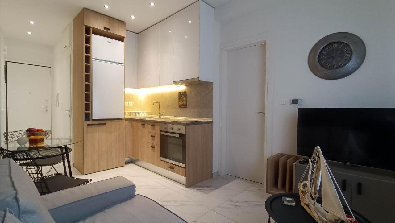 Cozy Fully Equipped Apartment テッサロニキ エクステリア 写真